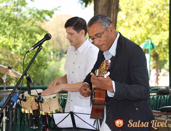 Manu au tres et aux choeurs