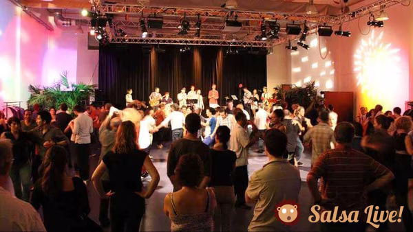 Soirée salsa dansante
